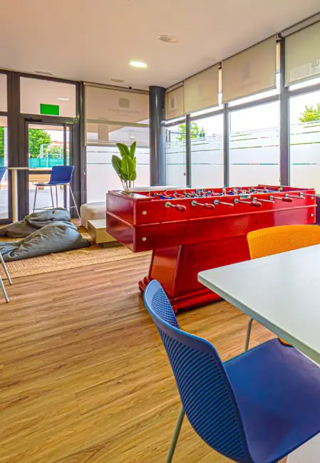 Sala común residencia estudiantes logroño