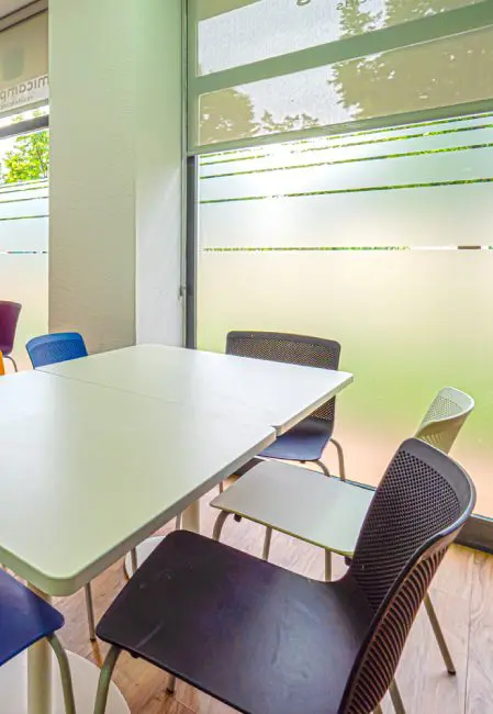Salas de estudio residencia universitaria Logroño