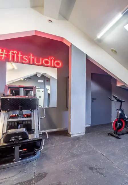 Gimnasio residencia estudiantes Burgos San Agustín