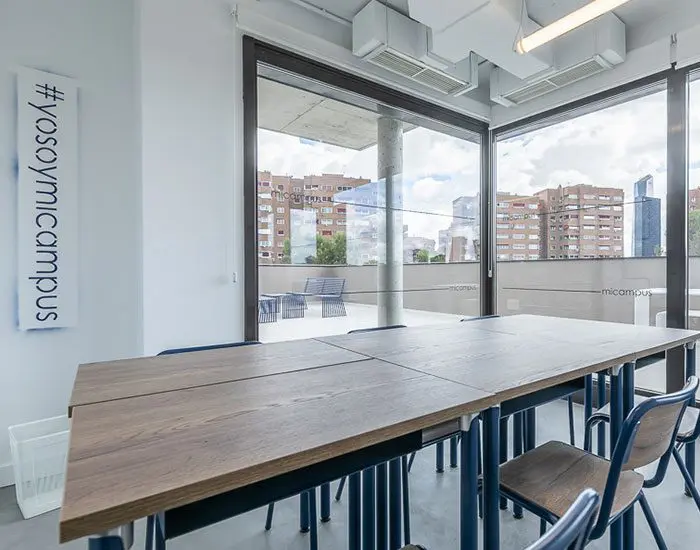 Visita las zonas comunes en residencia universitaria en Madrid