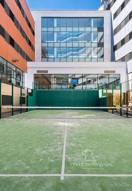 Pista de padel residencia universitaria en Rector Estanislao del Campo, Sevilla