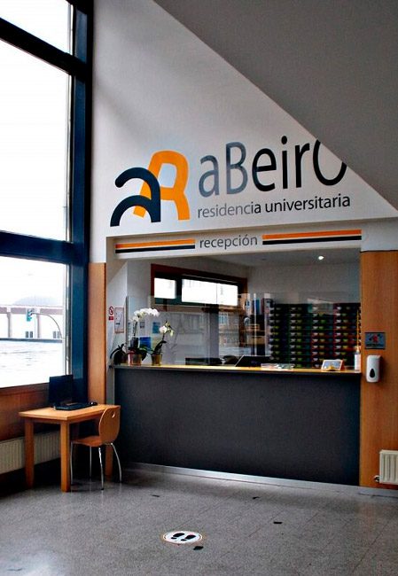 Lobby residencia universitaria en Lugo