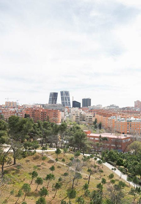 Vista panorámica desde terraza en residencia universitaria en Madrid