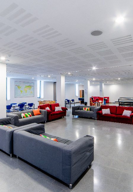 Sala de estar residencia universitaria en Burgos