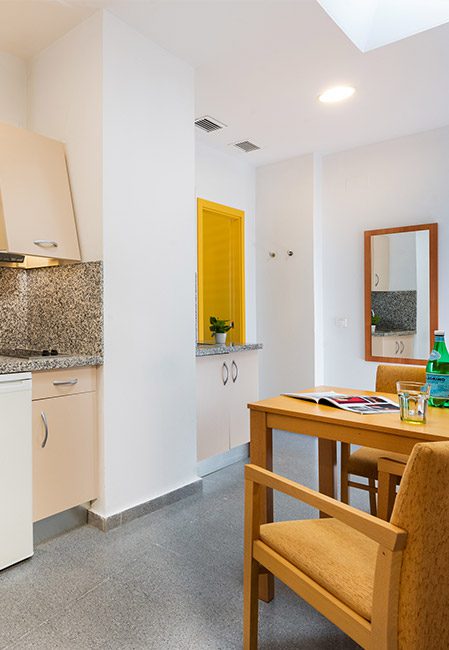 Habitación individual cocina compartida residencia en Rector Estanislao del Campo, Sevilla