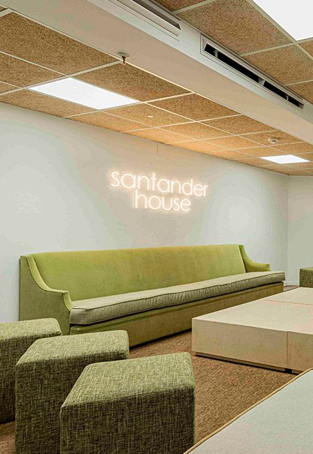 Sala de estar residencia universitaria Santander